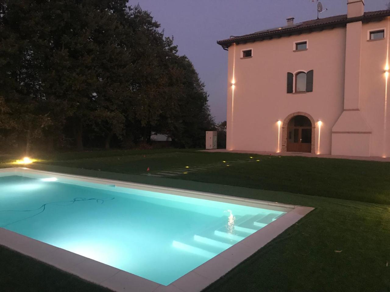 Monteborre Vakantieboerderij Cento (Emilia-Romagna)